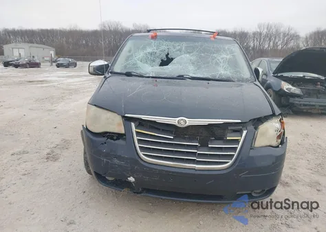 2008 Chrysler Town & Country Touring z USA, uszkodzony, nr VIN 2A8HR54P68R136804